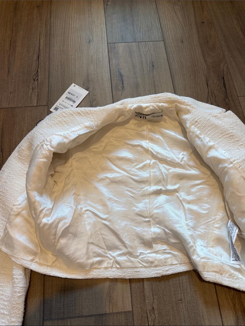 Zara Cream Bouclé Short Blazer with Gold Buttons - Picture 7 of 7